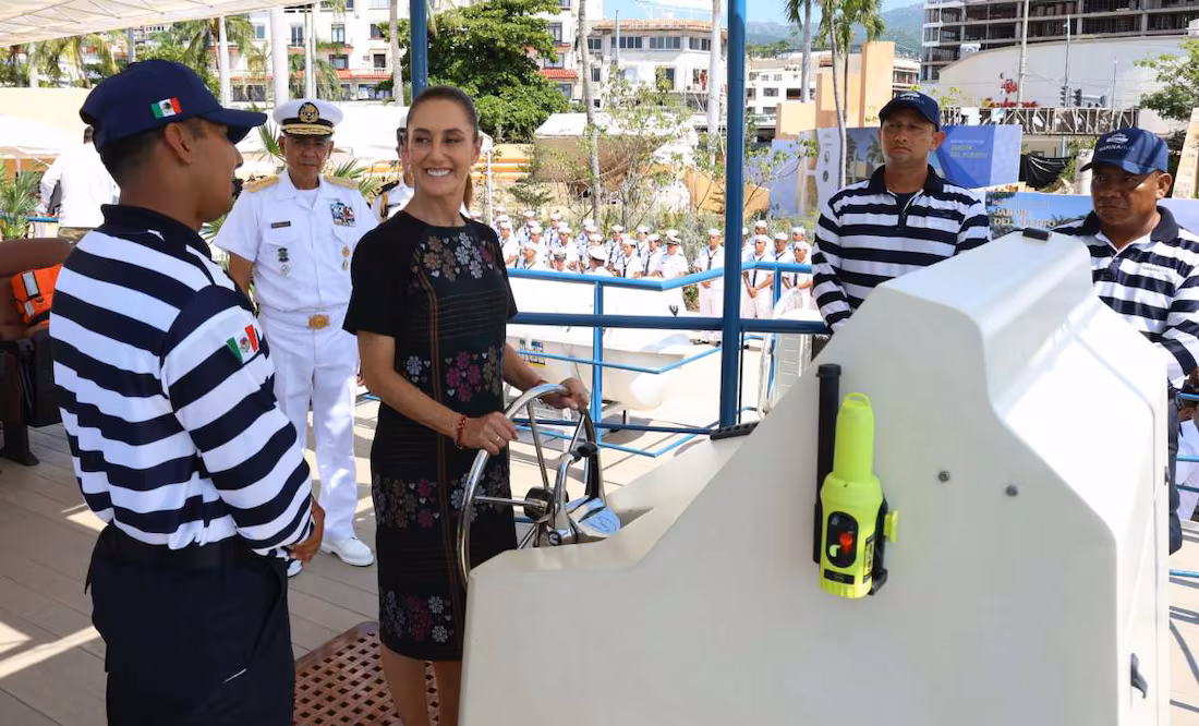 Sheinbaum inaugura el MARINABUS de Acapulco; el sistema de transporte será operado por la Marina