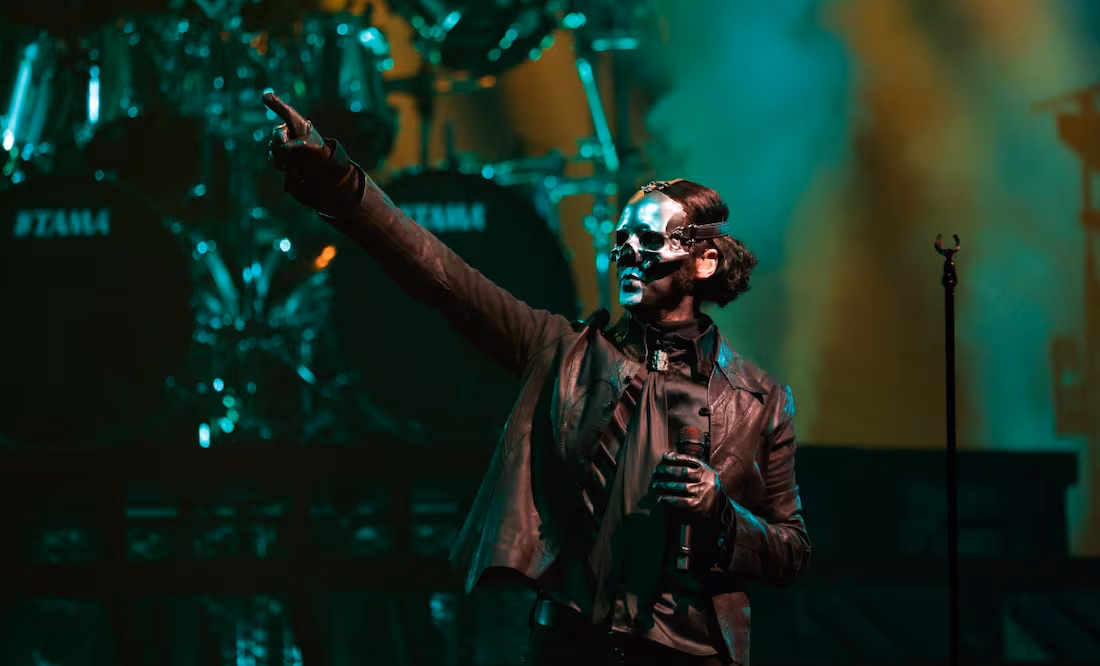 Ghost no decepciona en el Palacio de los Deportes; “fui víctima de la maldición de Moctezuma”