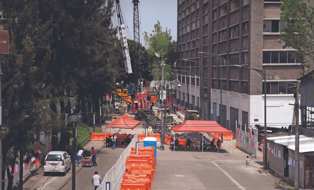 Instalan los primeros pilotes de la Calzada Flotante