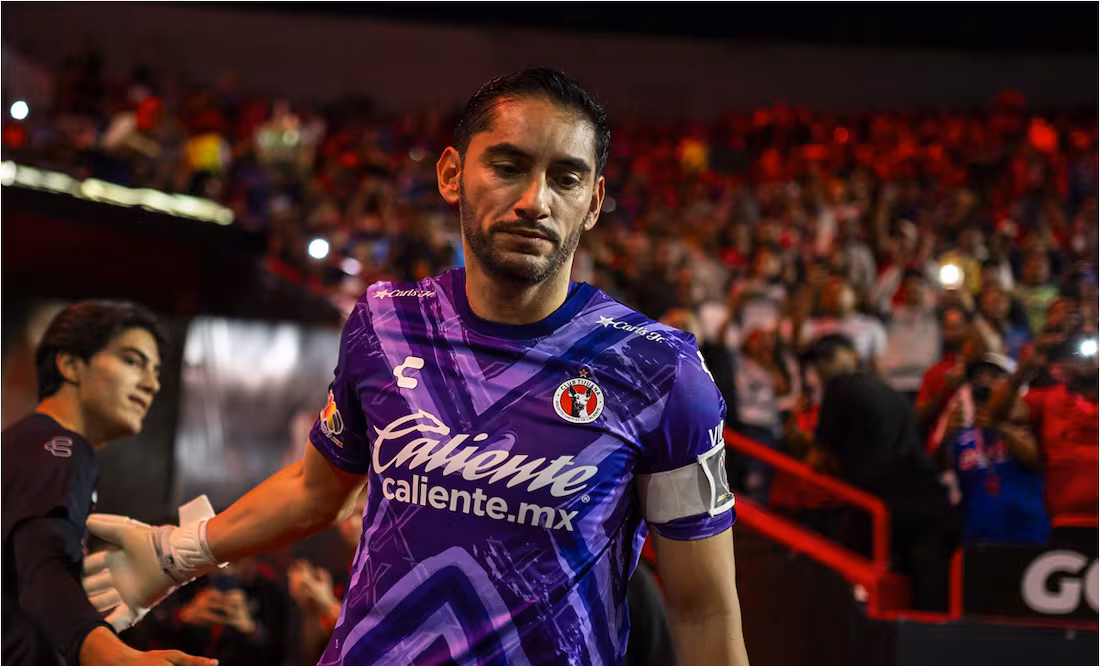 José de Jesús Corona se retira ante Cruz Azul, y así fue el emotivo momento