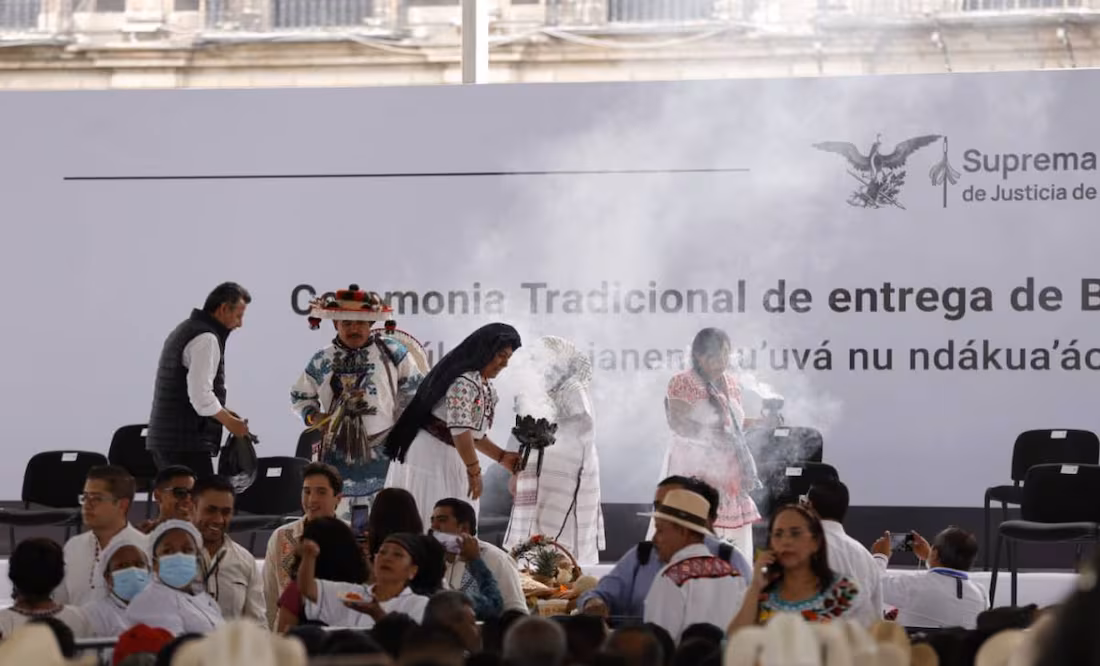 Ministros electos de la Corte rinden protesta: Reciben bastón de mando de pueblos indígenas