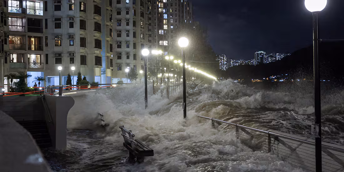 Un súper tifón azota a Hong Kong