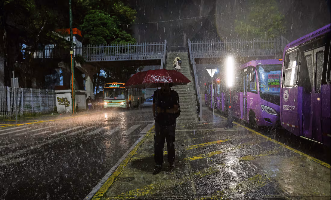 ¡No salgas sin el paraguas! Al menos 6 alcaldías de CDMX están en alerta amarilla por lluvias fuertes y posible caída de granizo
