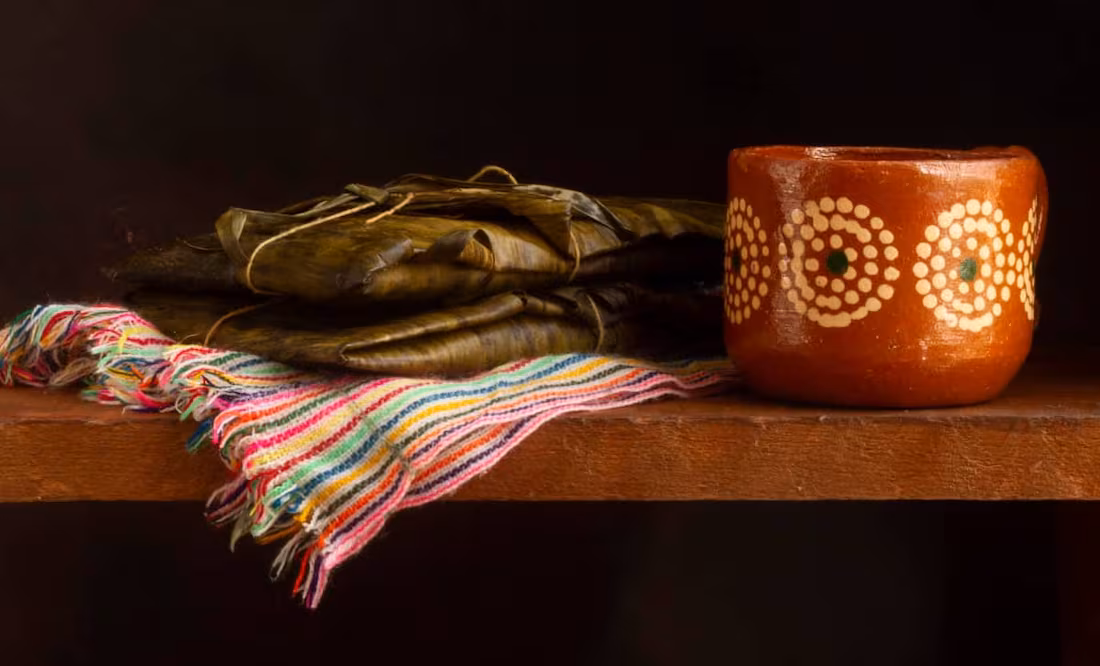 ¿Por qué se usan platos de barro en las ofrendas?